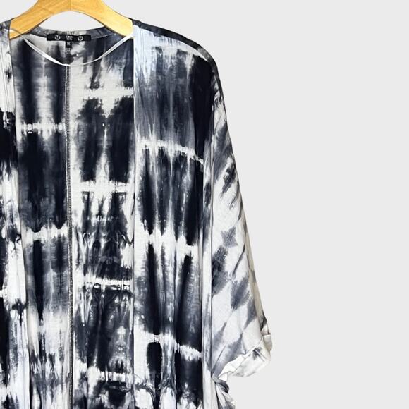 COIN 1804 Hand Tie Dye Pocket Kimono Top - Black/White - Picture 6 of 13